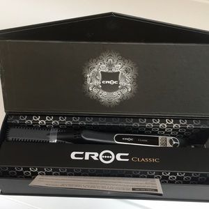NWT Croc 1” Flat Iron